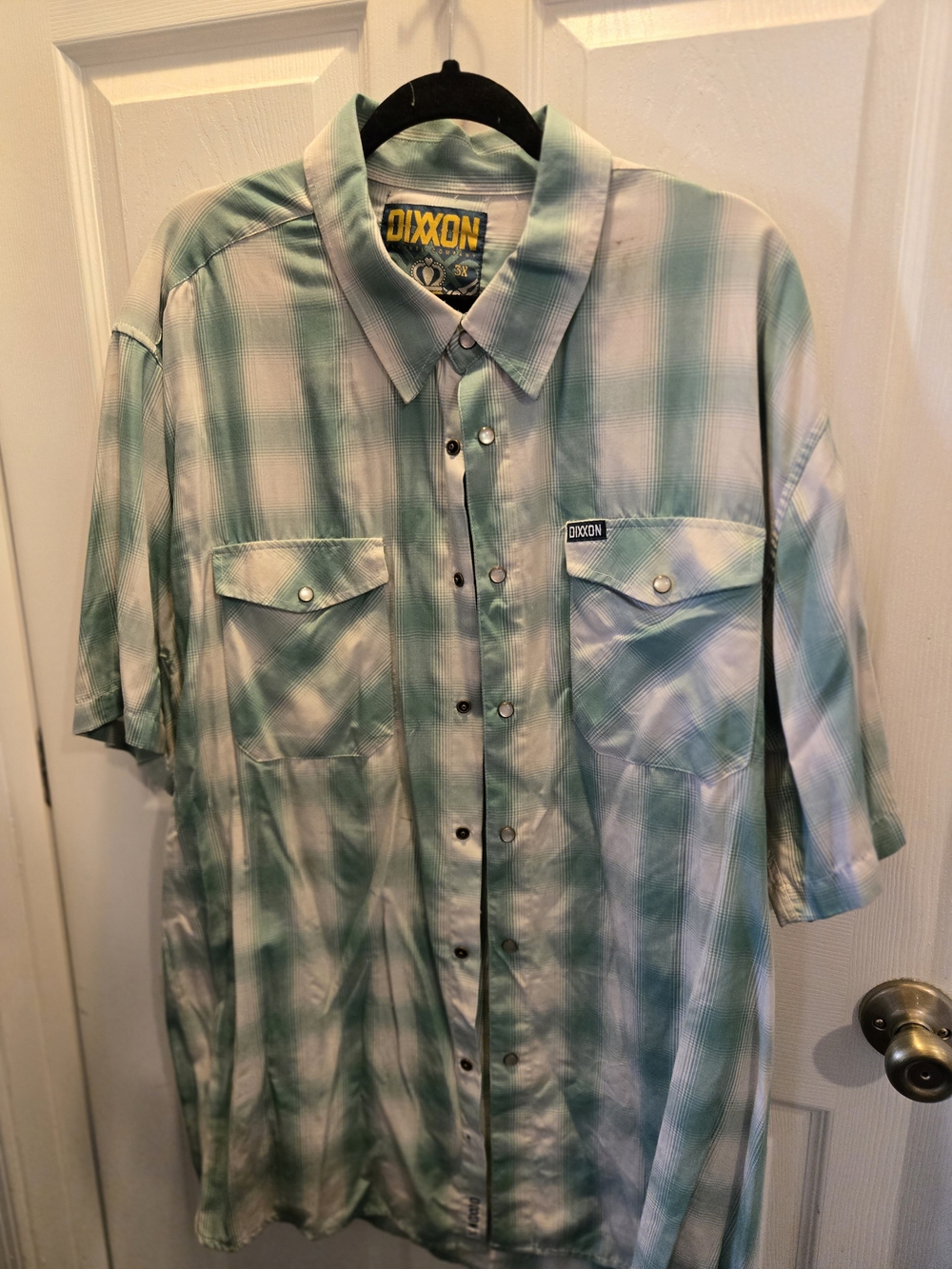 DIXXON Mint Green and White Plaid Short-Sleeve Button-Up Shirt Claddagh